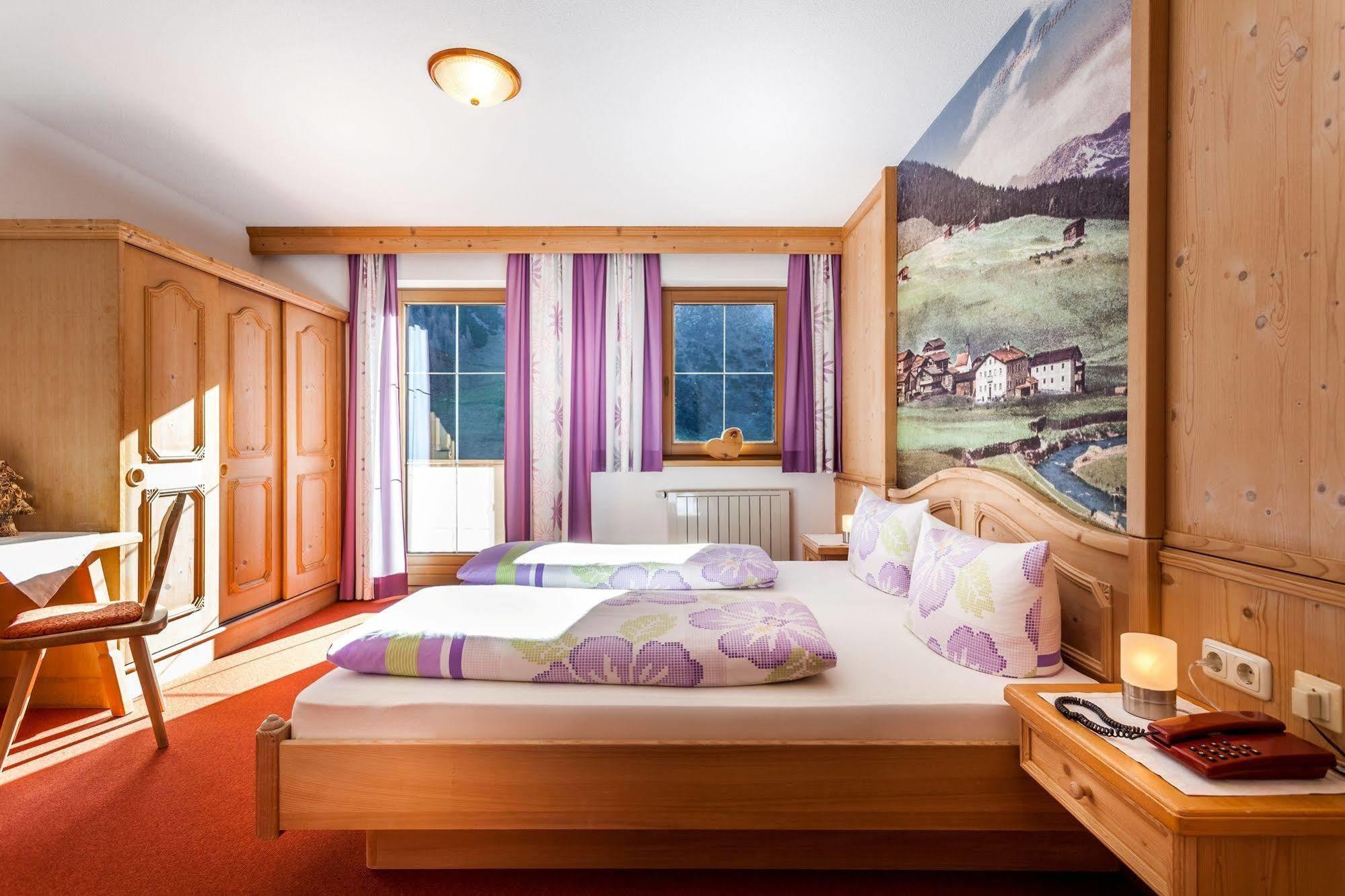 Haus Windegg Hotel Тукс Екстериор снимка